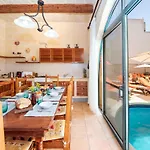 Ta Indri Casa de Campo